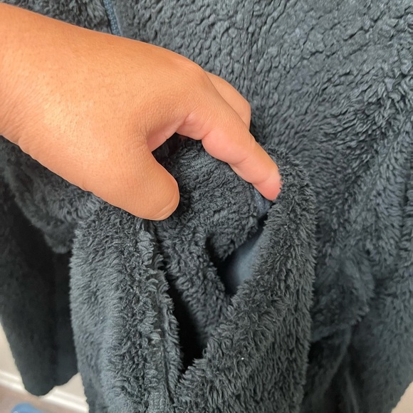 Uniqlo Black Teddy Jacket Plush Fleece Casual - Picture 6 of 10